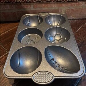 Nordic Ware All Star Sports Mini Cake Pan Mold Cast Aluminum 5 cups 14x9x2 USA